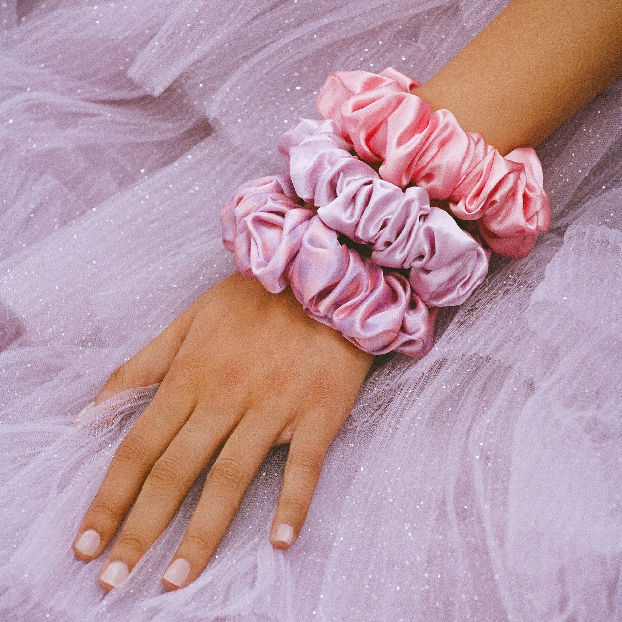 Large Scrunchies Belleflower 3x