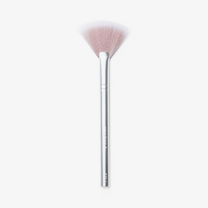 Skin2Skin Fan Brush